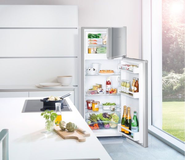Liebherr CTele 2531 Auto Defrost Fridge Freezer with SmartFrost_room view