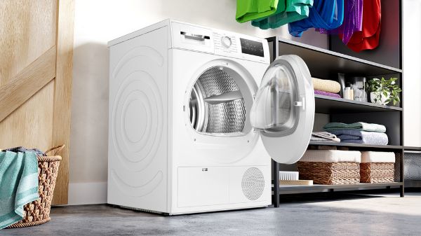 Bosch WTH85225GB 8kg Heat Pump Tumble Dryer - White_angled