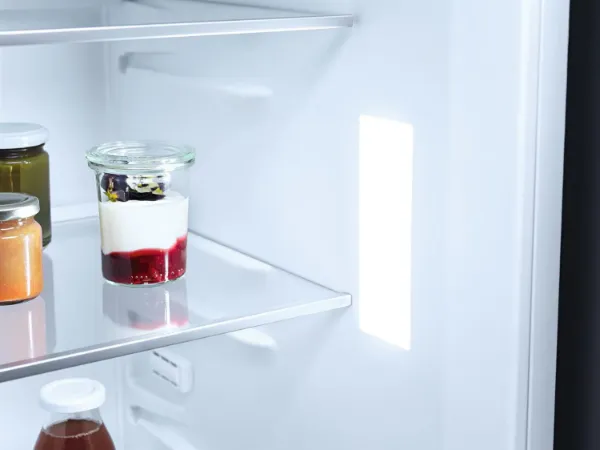 Miele K 7125 E Built in Fridge with LED lighting and SuperCool_interior2