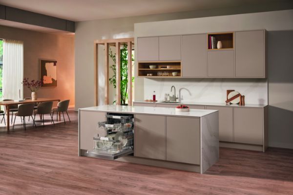 Miele G7210 Sci Full Size Semi Integrated Dishwasher in Stainless Steel/CleanSteel_room view