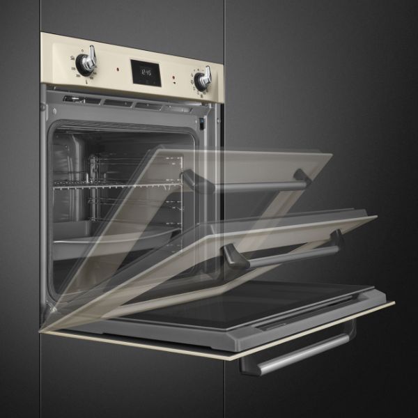 Smeg SOP6900TP 60cm Victoria Pyrolytic Single Oven Cream opening