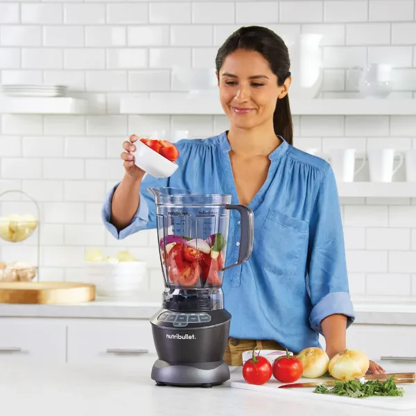 Nutribullet 02147 Blender Combo - Dark Grey_in use 2