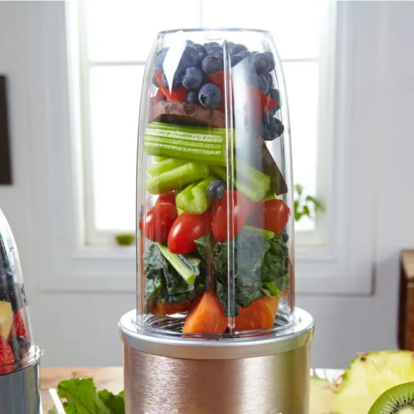 Nutribullet NBLP9 900 Series Blender - Champagne_in use 3