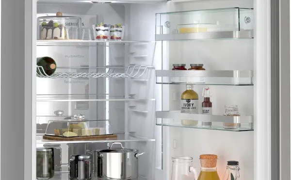 Siemens KG39NAIAU iQ500 Freestanding Fridge Freezer with Total noFrost in Inox_interior