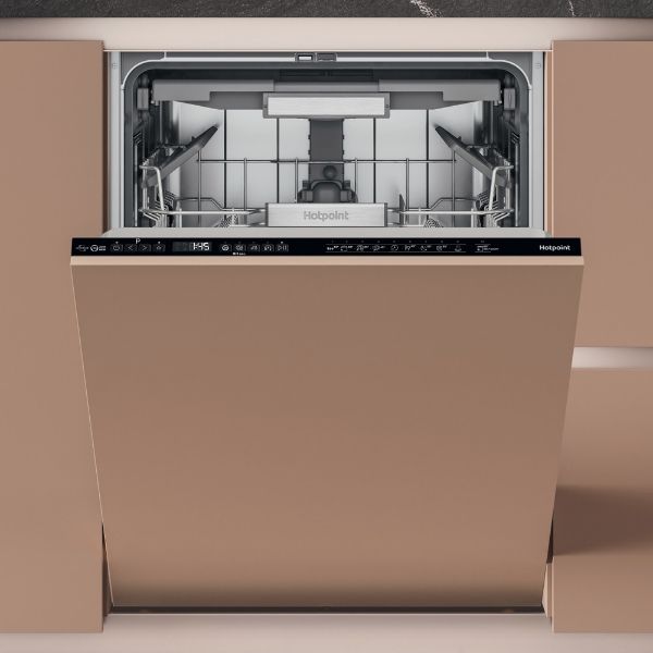Hotpoint H7I HP42 L UK Built in 15 Place Settings Dishwasher main