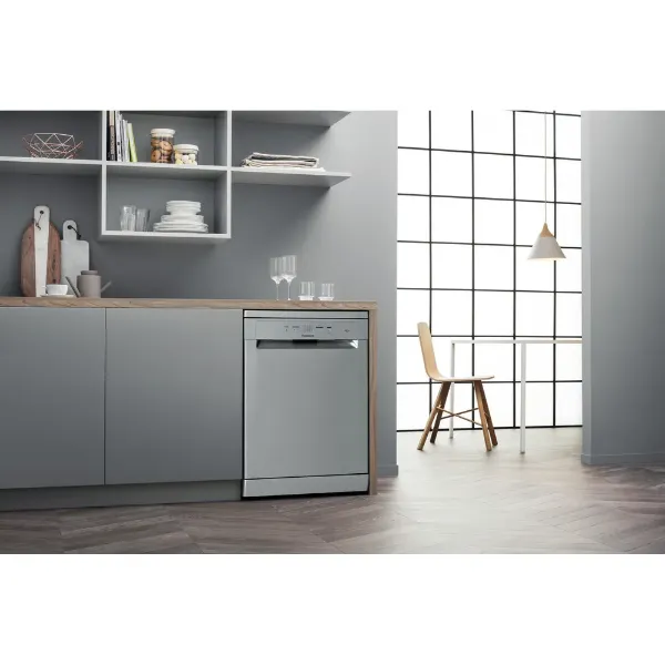 Hotpoint H2F HL626 X UK Freestanding 14 Place Settings Dishwasher_Lifestyle