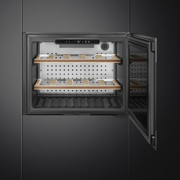 Smeg CVI320XE 45cm Classic Wine Cooler with Reversible Hinge in Stainless Steel