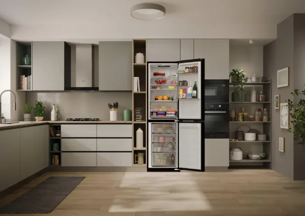 Hoover HONCQ3T518ENTK total No Frost Fridge Freezer - Black_room view open